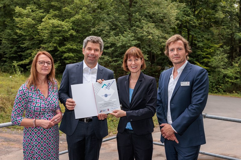 Bild zur PM 24.07.2024 - Ministerin verleiht Gütesiegel für Arbeitsschutz der Uni Marburg